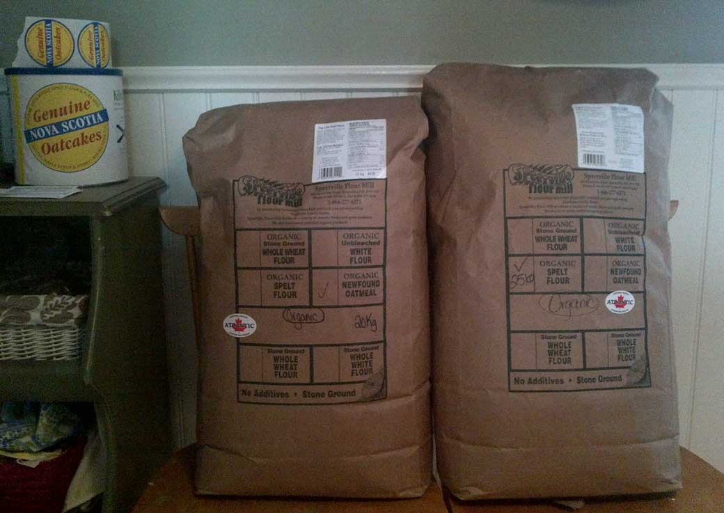 Newfound Stone Ground Oatmeal, Organic Spelt Flour, 